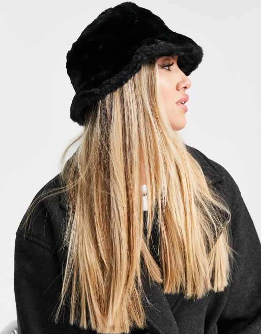 New Era Exclusive faux fur bucket hat in black, 3 of 4