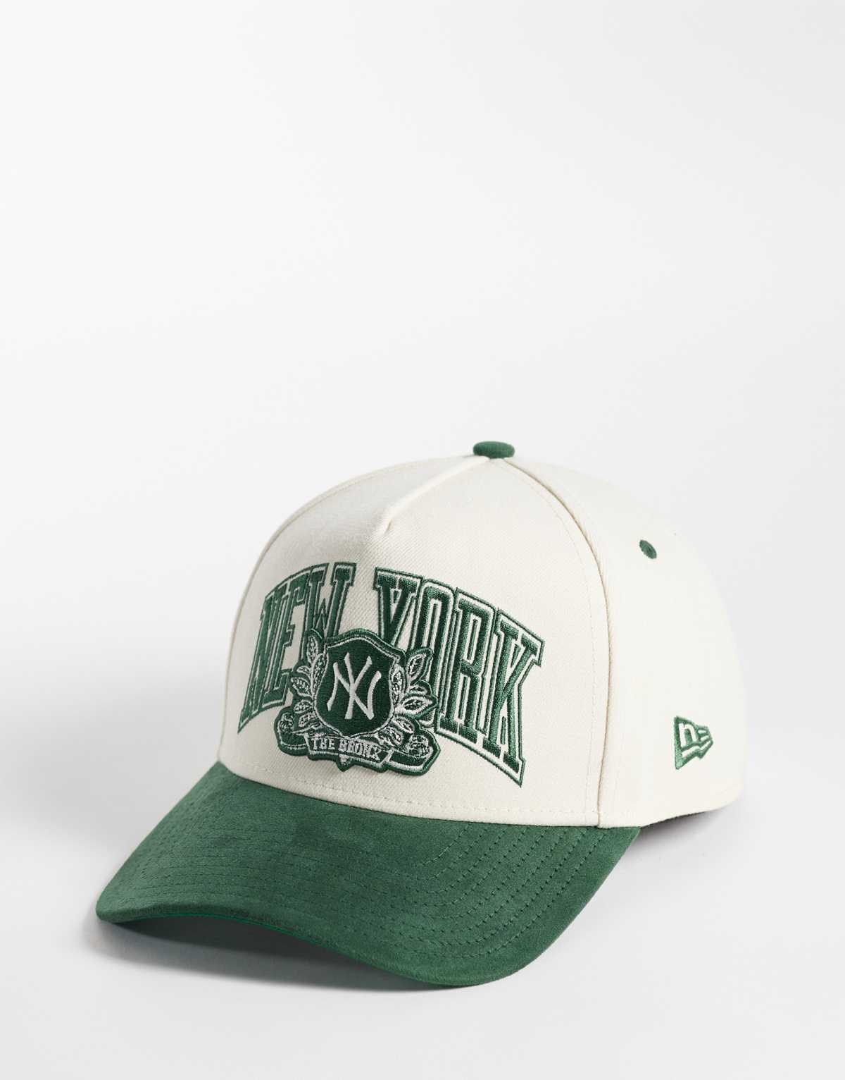 New Era gorra con visera en contraste y logotipo wordmark de NY Yankees en neutro/caqui