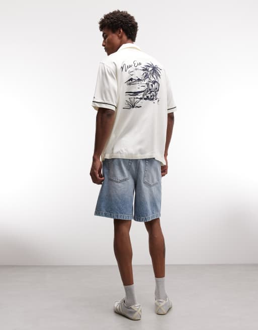 New Era graphic logo short sleeve revere shirt in off white, 2 of 5