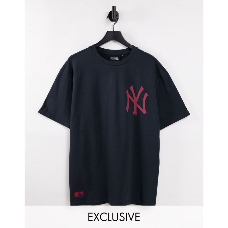 New Era New York Yankees oversized t-shirt in black, ASOS
