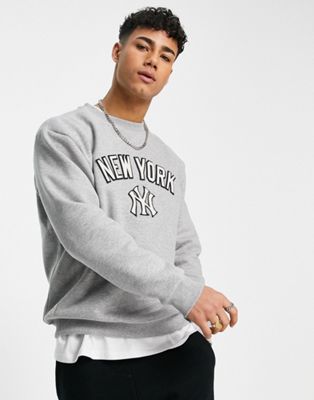 New Era Heritage New York Yankees sweatshirt in grey