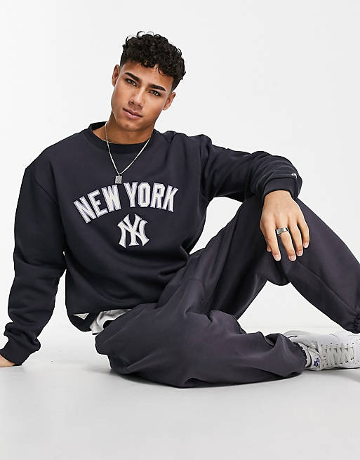 New Era Heritage New York Yankees sweatshirt in navy |