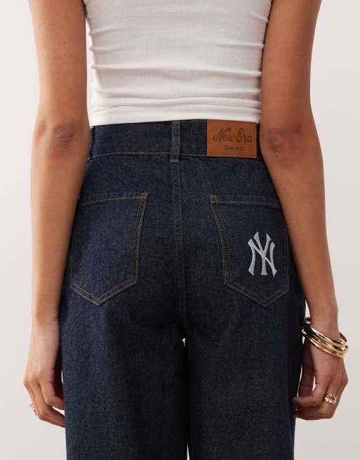 New Era - Jean d'ensemble large à logo NY Yankees - Bleu foncé délavé, 4 de 5