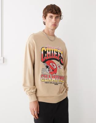 New Era New Era Kansas City Chiefs oversized sweatshirt in beige-Neutral