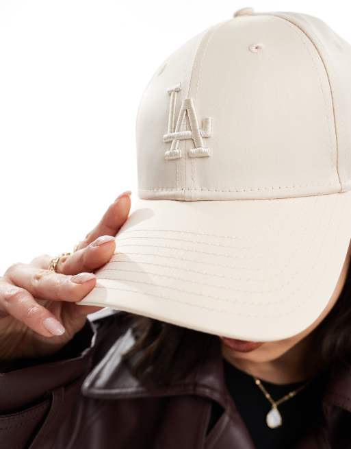 New Era – LA Dodgers – 9forty – Beige keps i satin, 2 av 3