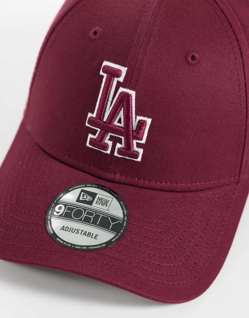 New Era LA Dodgers 9forty cap met omlijnd logo in bordeauxrood, 2 van 3