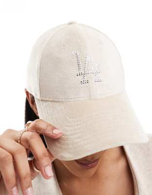 New Era - LA Dodgers 9forty - Cappellino in velour color panna con logo in strass