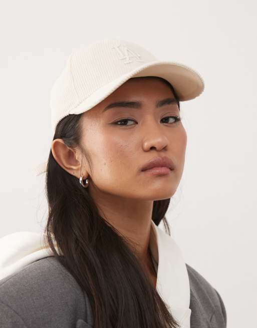 New Era – LA Dodgers 9FORTY – Damen-Kappe aus Cord in Creme, 3 von 3