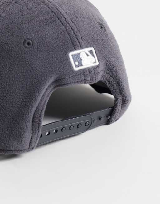 New Era LA Dodgers 9forty fleece fabric cap in dark grey, 3 of 3