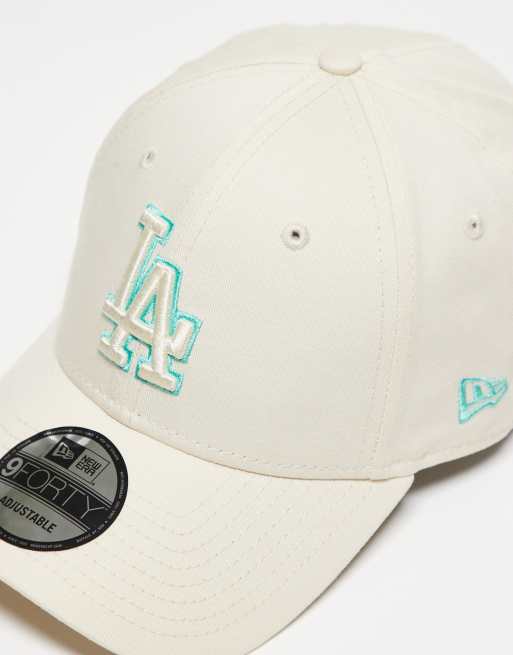 New Era LA Dodgers 9Forty outline logo cap in cream, 2 of 3