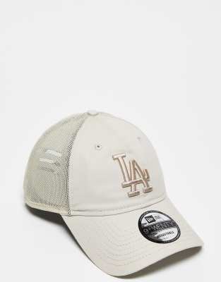 New Era - LA Dodgers 9Twenty - Verwaschene Truckerkappe in Beige-Neutral