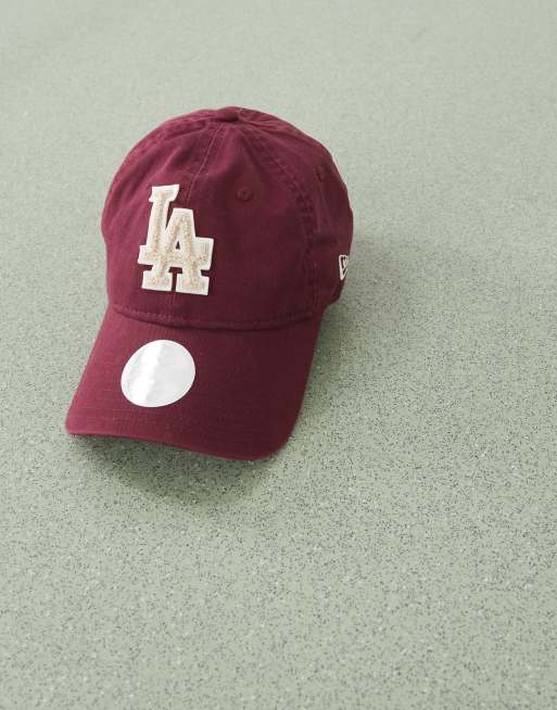 New Era LA Dodgers 9twenty womens unstructured felt logo cap in burgundy, 2 of 3
