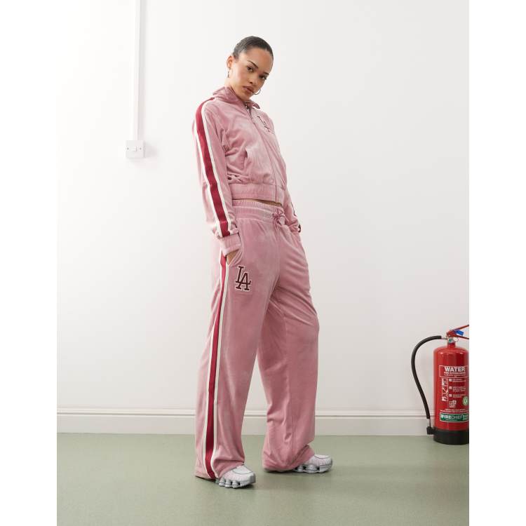 207901492-1-pink?$n_750w$&wid=