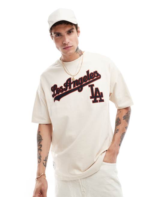 New Era – LA Dodgers – T-Shirt in Cremeweiß mit farblich abgesetztem Logo