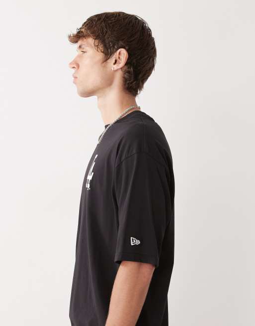 New Era - LA Dodgers - T-Shirt oversize nera con stampa di cibo, 4 di 5