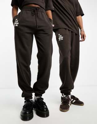 New Era LA Dodgers unisex joggers in brown - ASOS Price Checker