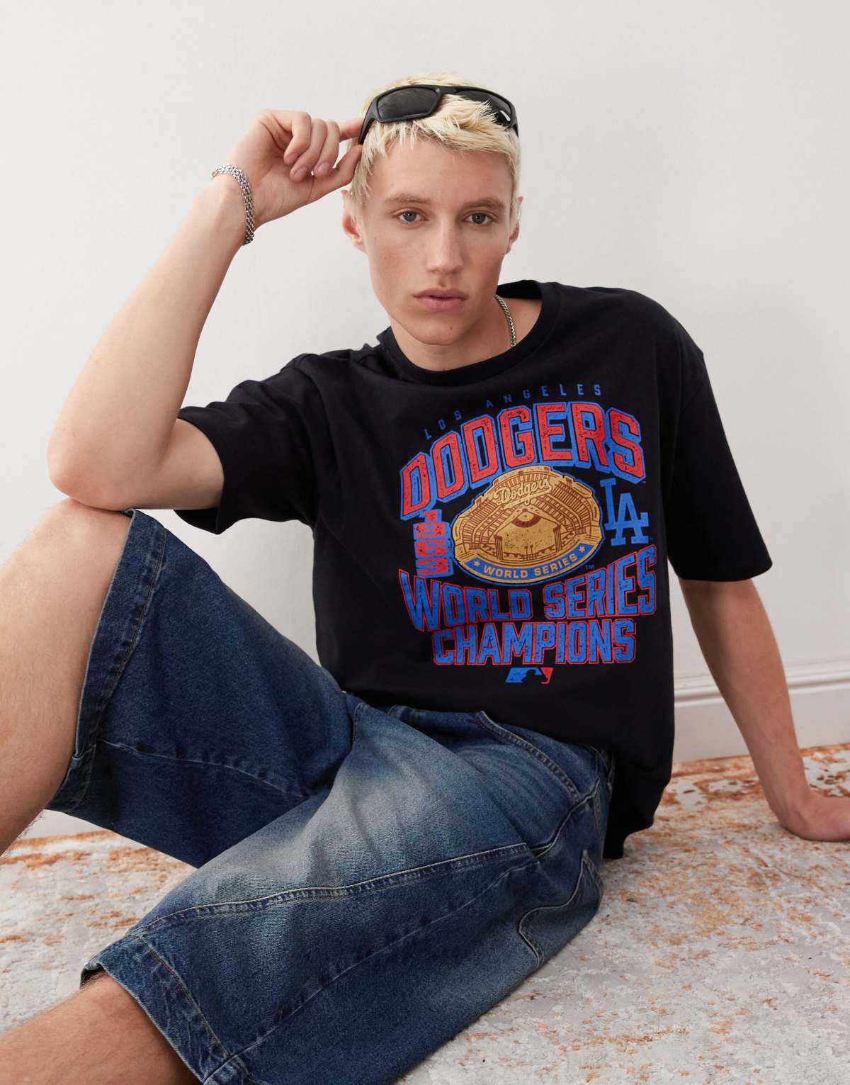 New Era LA Dodgers world series motif t-shirt in navy