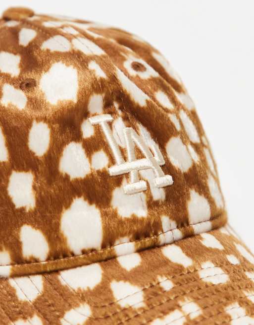 New Era LA Lakers 9twenty deer animal print cap in tan multi, 2 of 3