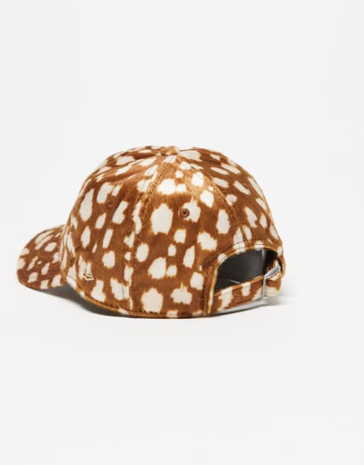 New Era LA Lakers 9twenty deer animal print cap in tan multi, 3 of 3