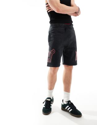 New Era New Era Miami Heat acid wash shorts in dark grey