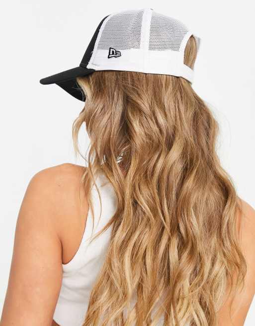 New Era - Minimalistische NY truckerpet in zwart, 2 van 4