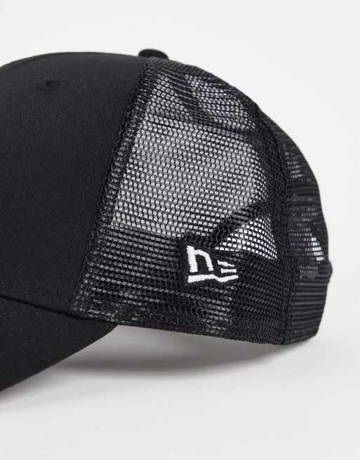 New Era MLB 9Forty New York Yankees unisex trucker cap in black, 3 of 4