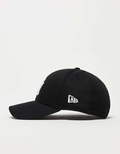 New Era MLB 9forty NY Yankees adjustable unisex cap in black, 4 of 4