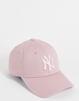 New Era MLB 9Forty NY Yankees cap in light pink