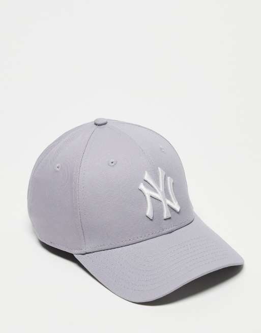 New Era - MLB 9FORTY - NY Yankees - Verstelbare uniseks pet in grijs