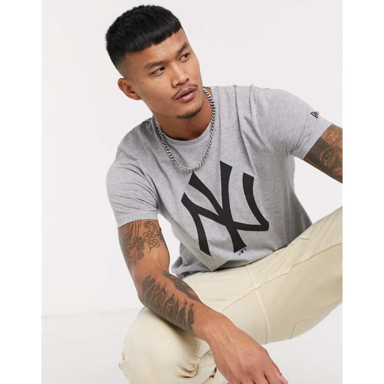 New Era MLB New York Yankees logo t-shirt in black exclusive as ASOS