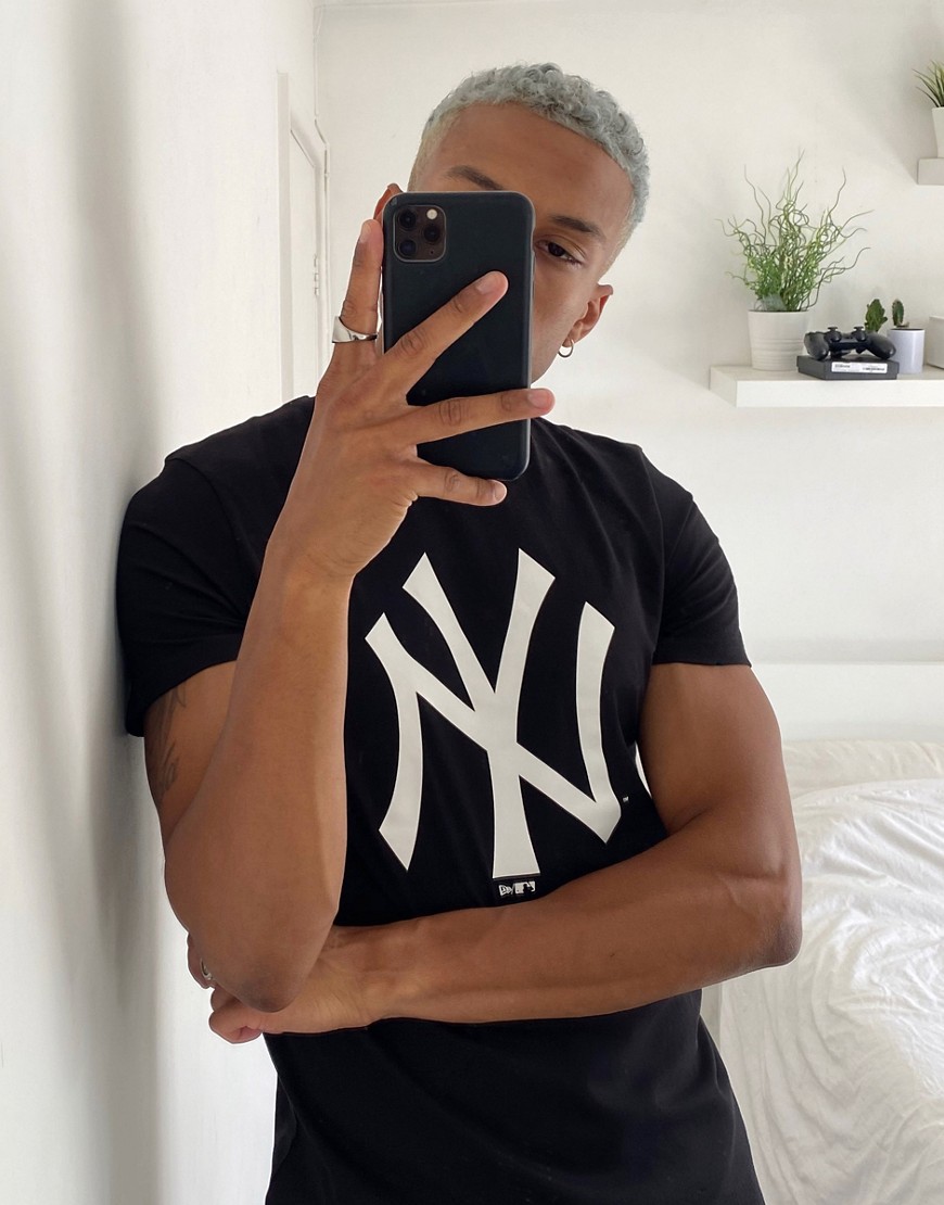 New Era – MLB New York Yankees – Svart t-shirt med logga