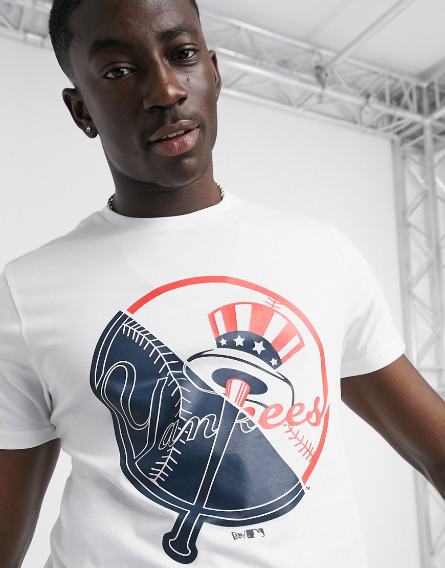 New Era – MLB New York Yankees – Vit t-shirt med delat mönster