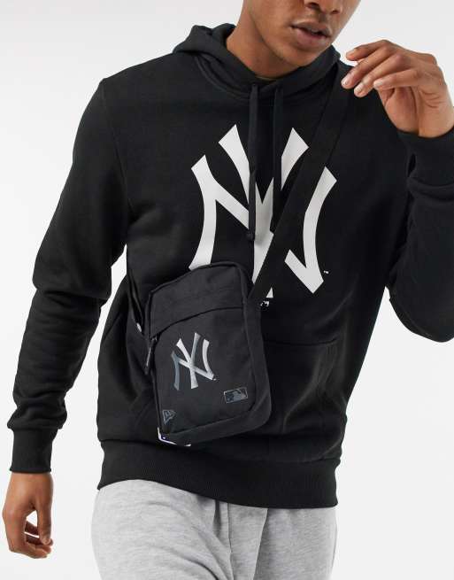 New Era MLB NY unisex flight bag in black