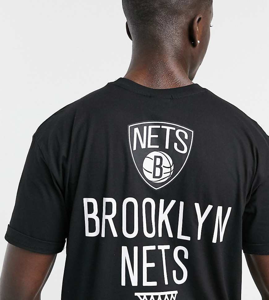 New Era – NBA Brooklyn Nets – Svart t-shirt med tryck baktill, endast hos ASOS