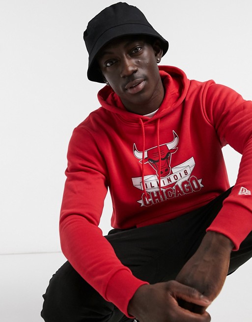 New Era NBA Chicago Bulls centre graphic hoodie in red