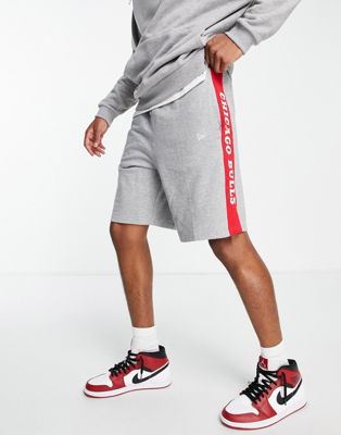 New Era NBA Chicago Bulls side panel shorts in grey