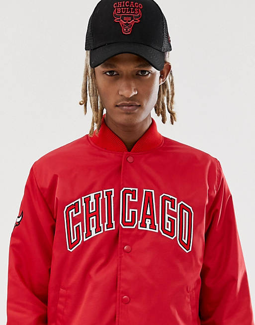 New Era NBA LA Chicago Bulls jacket with large chest logo in red
