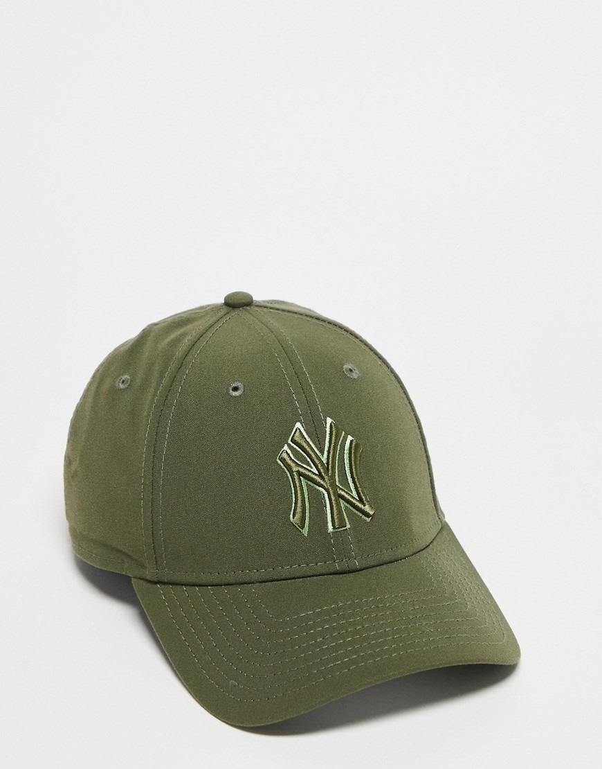 New Era New York Yankees 9forty repreve cap in khaki-Green