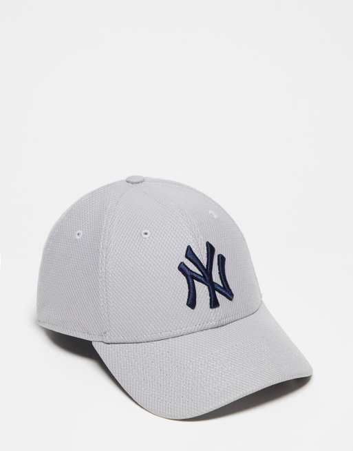 New Era New York Yankees 9Forty textured unisex cap in grey