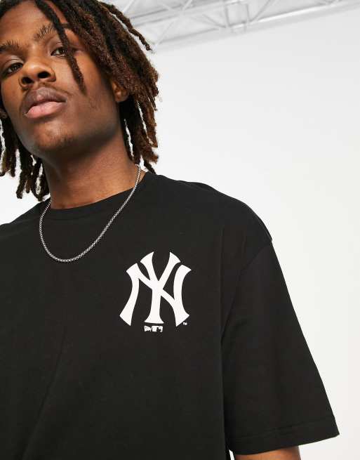 New Era New York Yankees pinstripe splice t-shirt in navy exclusive to ASOS