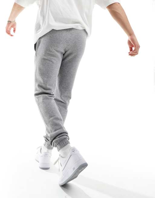 Puma joggers hotsell mens yankees