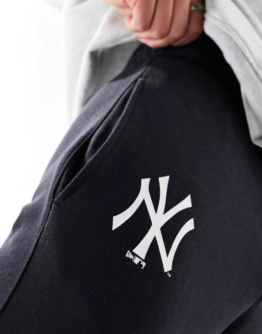 New Era New York Yankees joggers in navy, 5 of 5