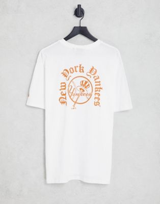 New Era New York Yankees old english backprint t-shirt in white
