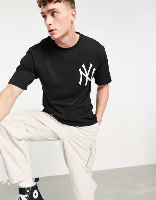 New Era New York Yankees oversized t-shirt in black, ASOS