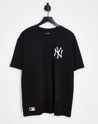New Era New York Yankees oversized t-shirt in black