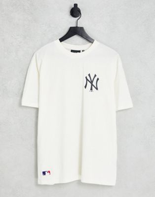 New Era New York Yankees oversized t-shirt in off white