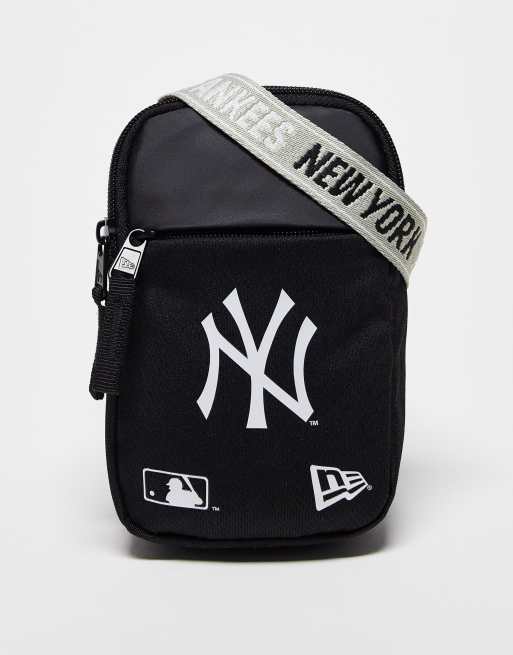 New Era - New York Yankees - Sort pung med sidelommer