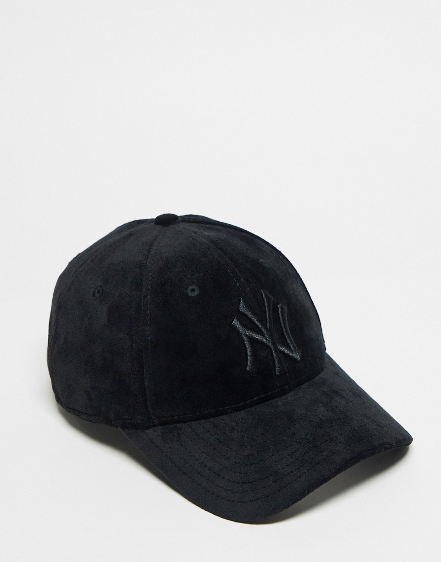 New Era New York Yankees velour 9forty cap in black