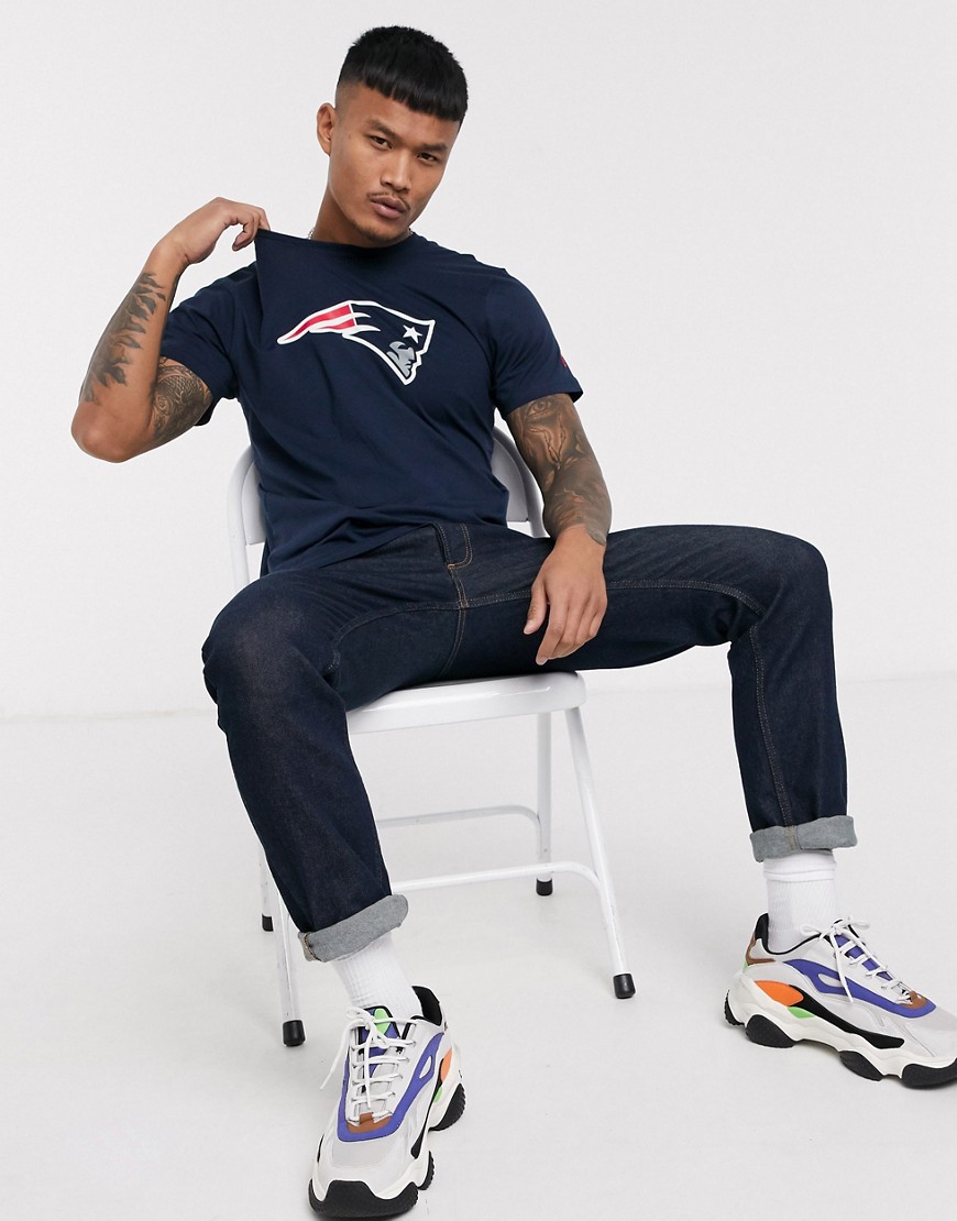 New Era - NFL New England Patriots - Marinblå t-shirt med logga