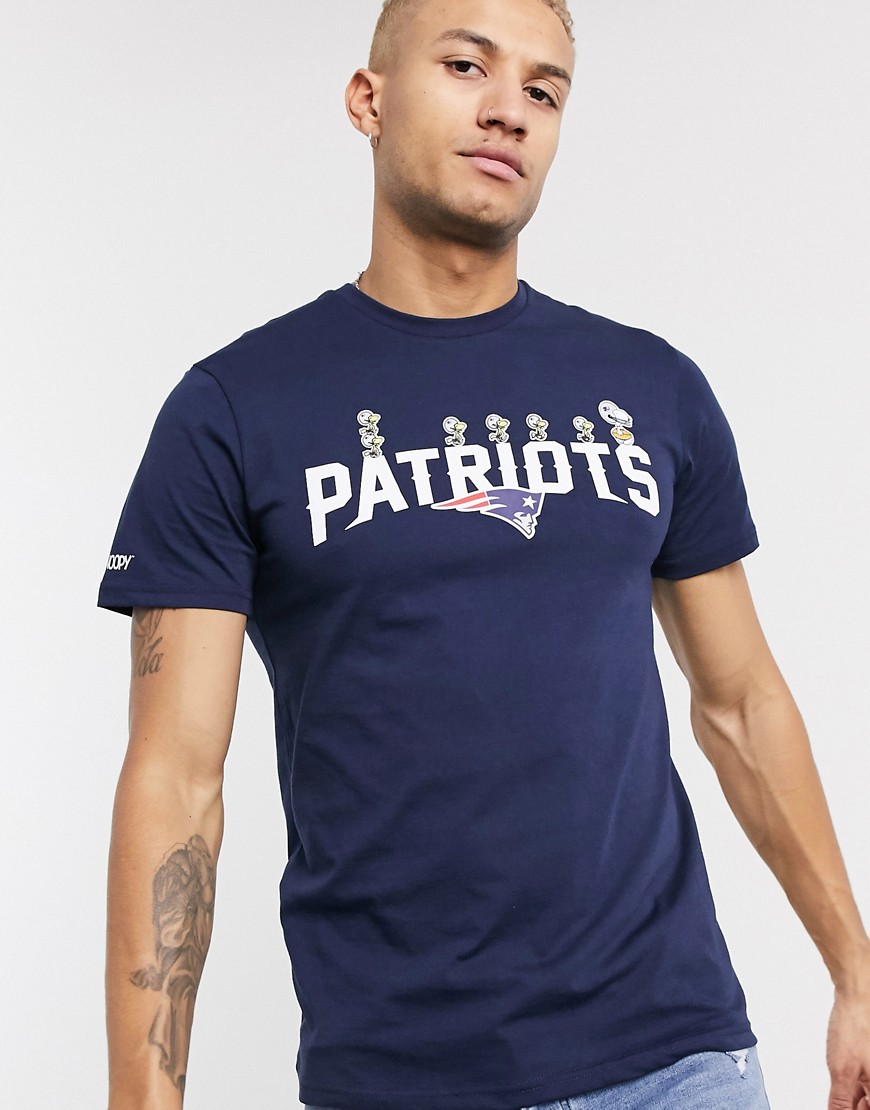 New Era NFL x Peanuts - New England Patriots - T-shirt con stampa sul retro blu navy